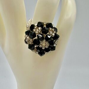 Vintage Stretch Flower Elegant Black and Silver Beaded Ring